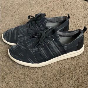 Really cute Toms black/gray patterned tennis shoes